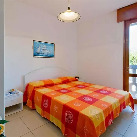 Apartment In 24582 *